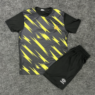طقم تيشرت و شورت اسود