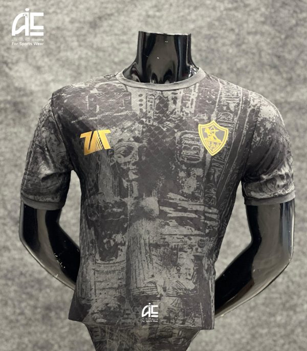 ⁦تيشرت الزمالك التخيلى (الاسود)⁩ - الصورة ⁦2⁩