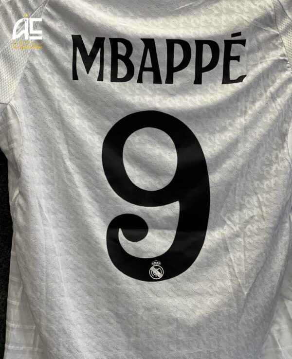 ⁦تيشرت ريال مدريد اطفالى (MBAPPE 2025)⁩ - الصورة ⁦3⁩