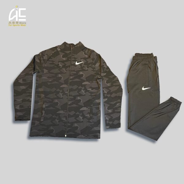 ترنج Nike "اسود"